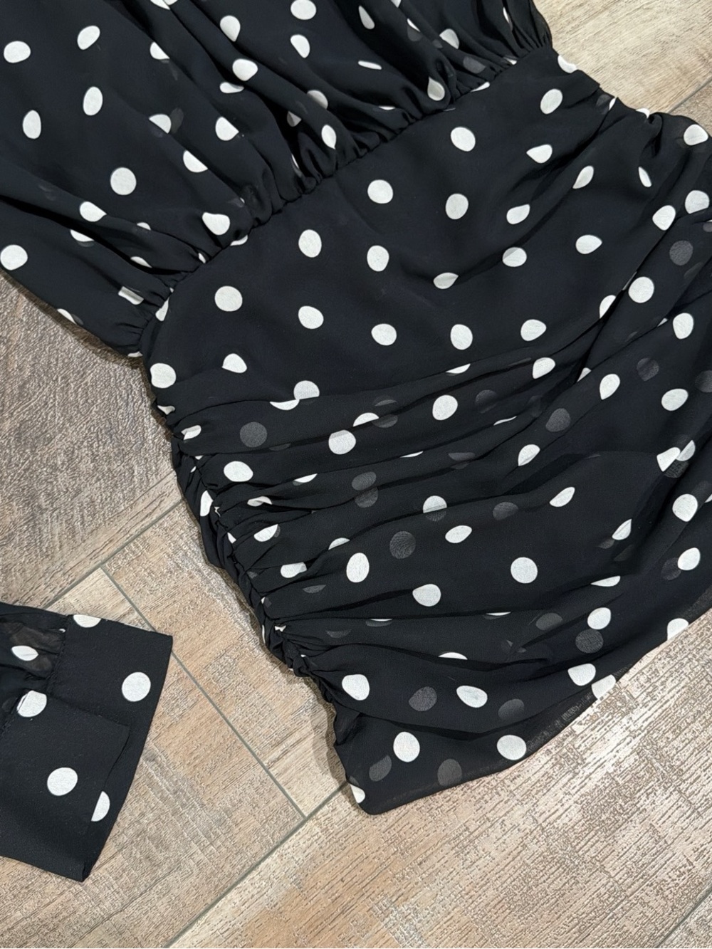 Leam Almes polka dot backless padded shoulder mini dress - Picture 4 of 12